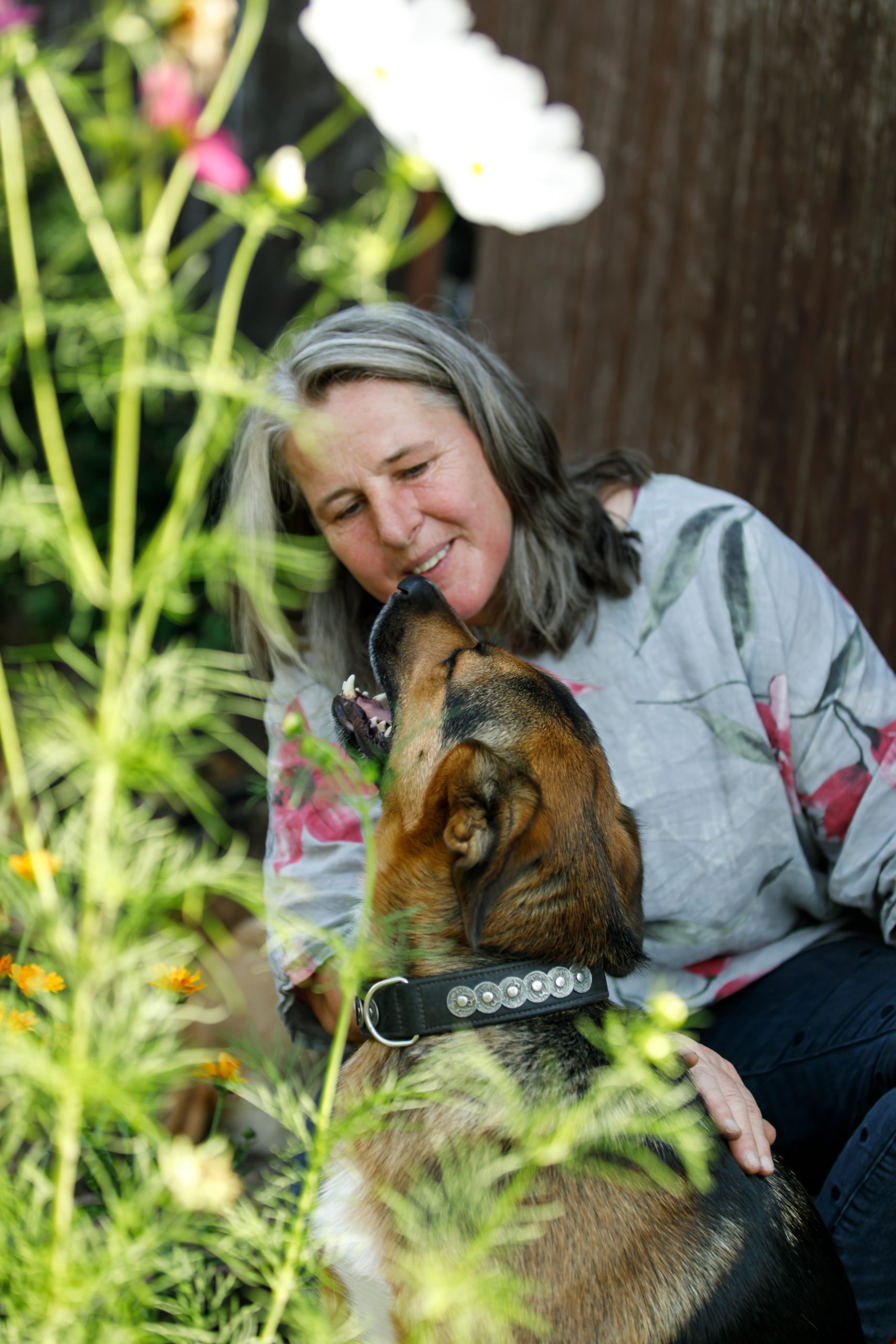 Tierkommunikatorin Kerstin Sommer mit Hund